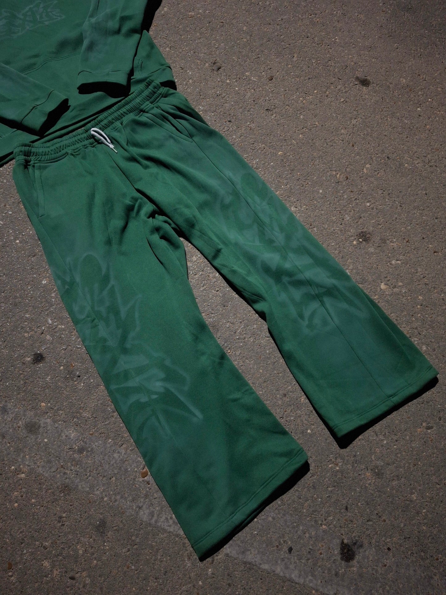 SEXTA AIRBRUSH GREEN SWEATS