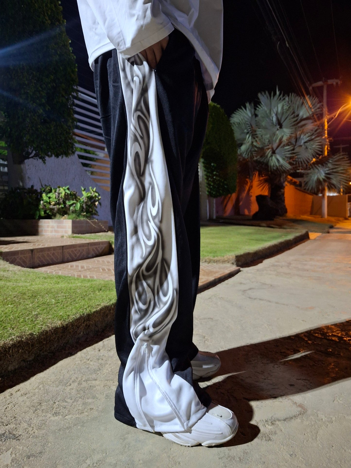 TRIBAL AIRBRUSH PANTS