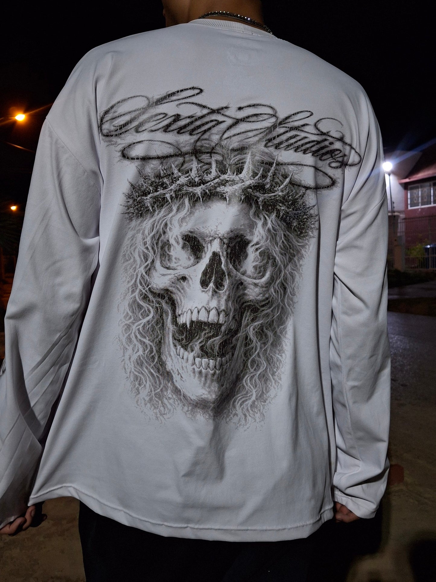 HOLY CROWN WHITE LONGSLEEVE