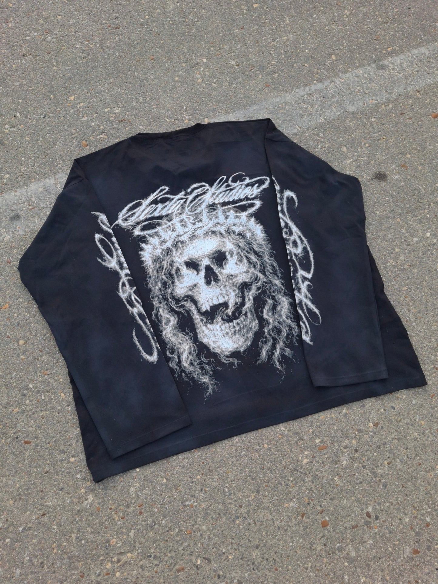 HOLY CROWN BLACK LONGSLEEVE