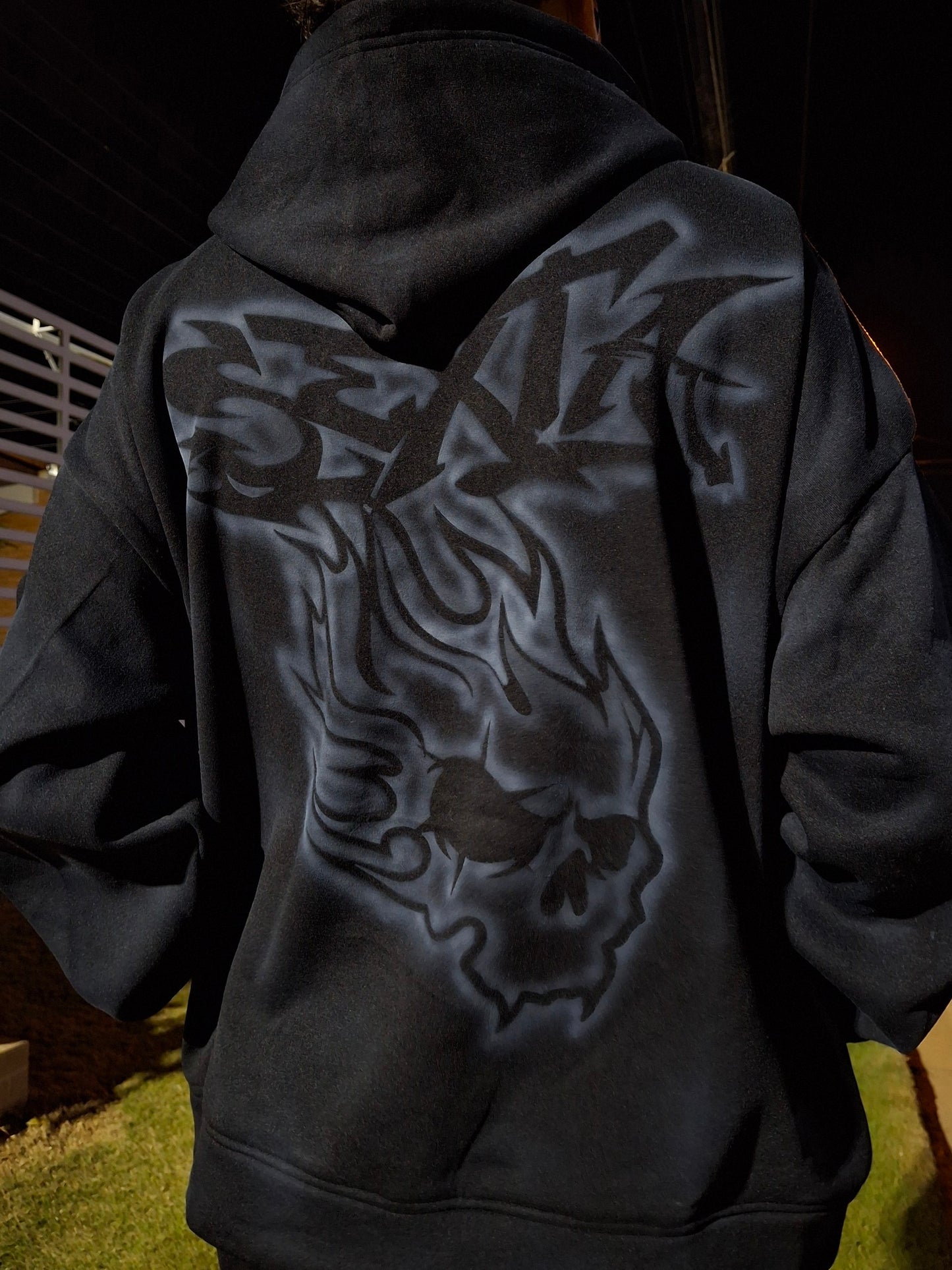 SEXTA AIRBRUSH BLACK HOODIE